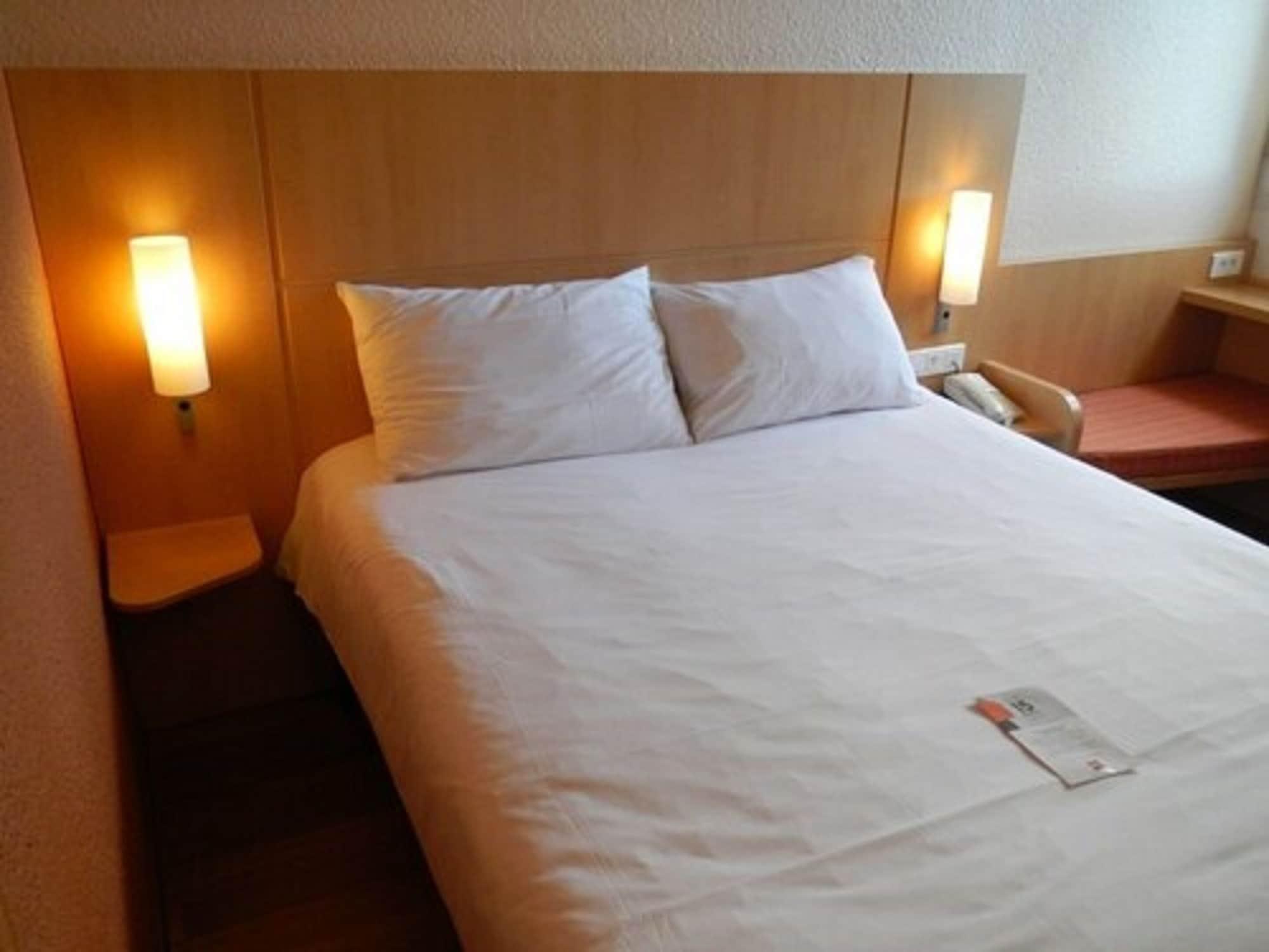Hotel Ibis Poitiers Beaulieu Esterno foto