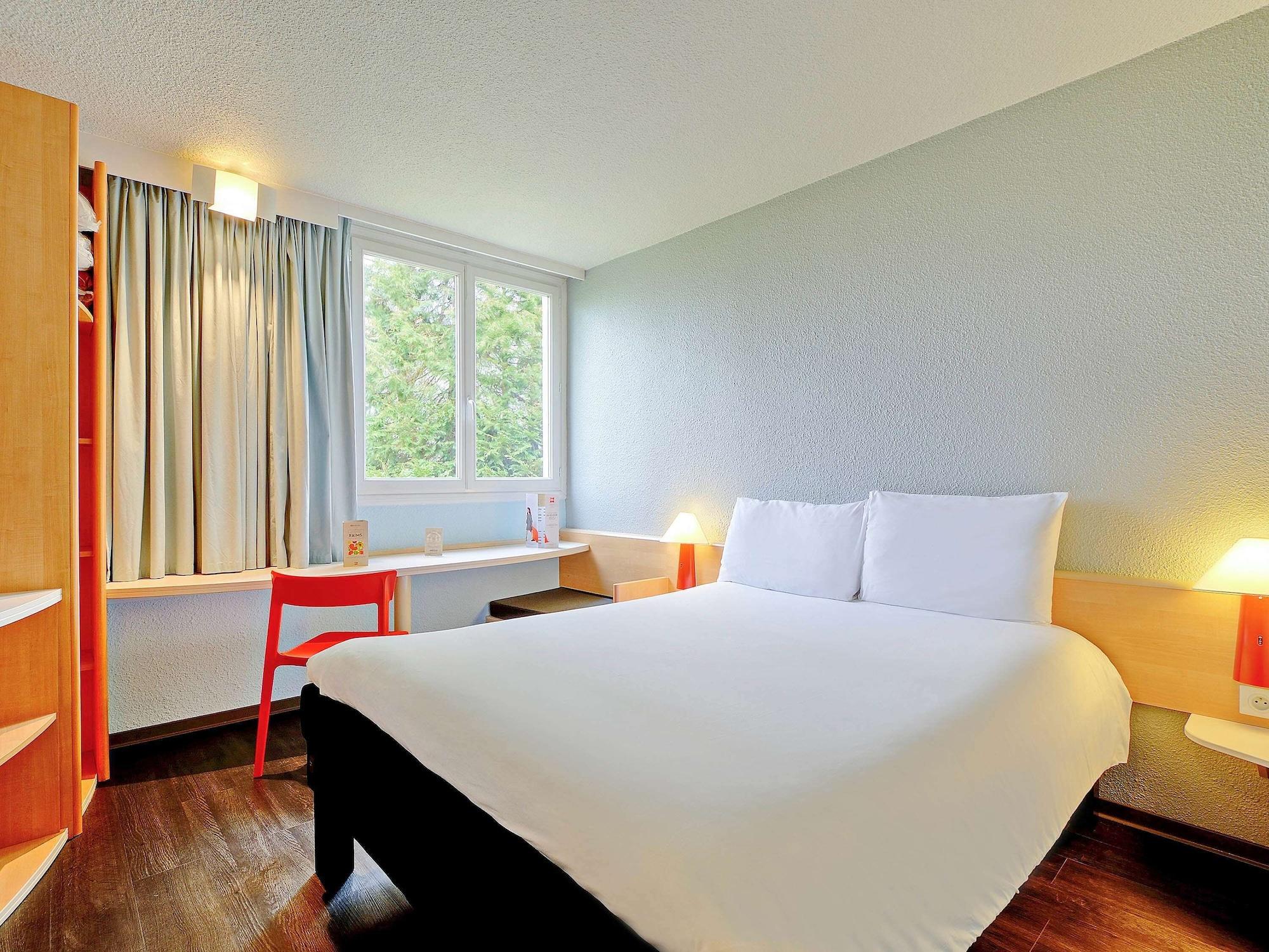 Hotel Ibis Poitiers Beaulieu Esterno foto