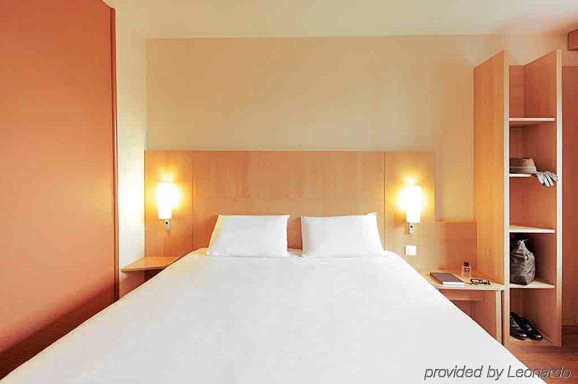 Hotel Ibis Poitiers Beaulieu Esterno foto