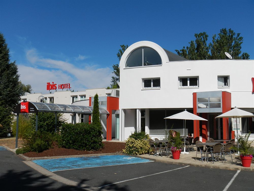 Hotel Ibis Poitiers Beaulieu Esterno foto