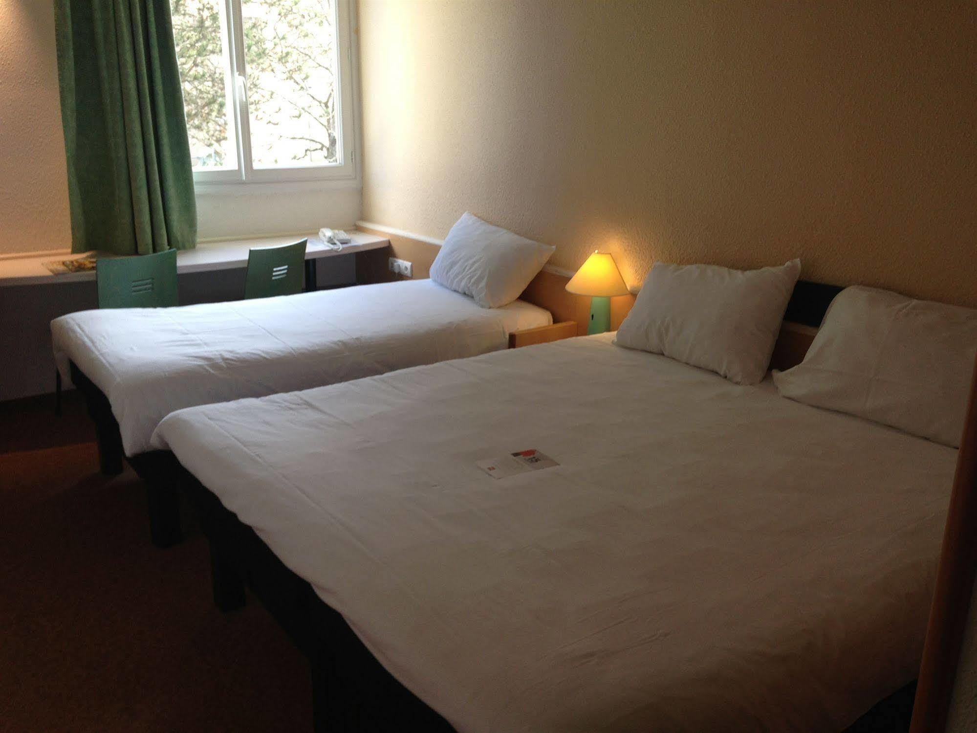 Hotel Ibis Poitiers Beaulieu Esterno foto