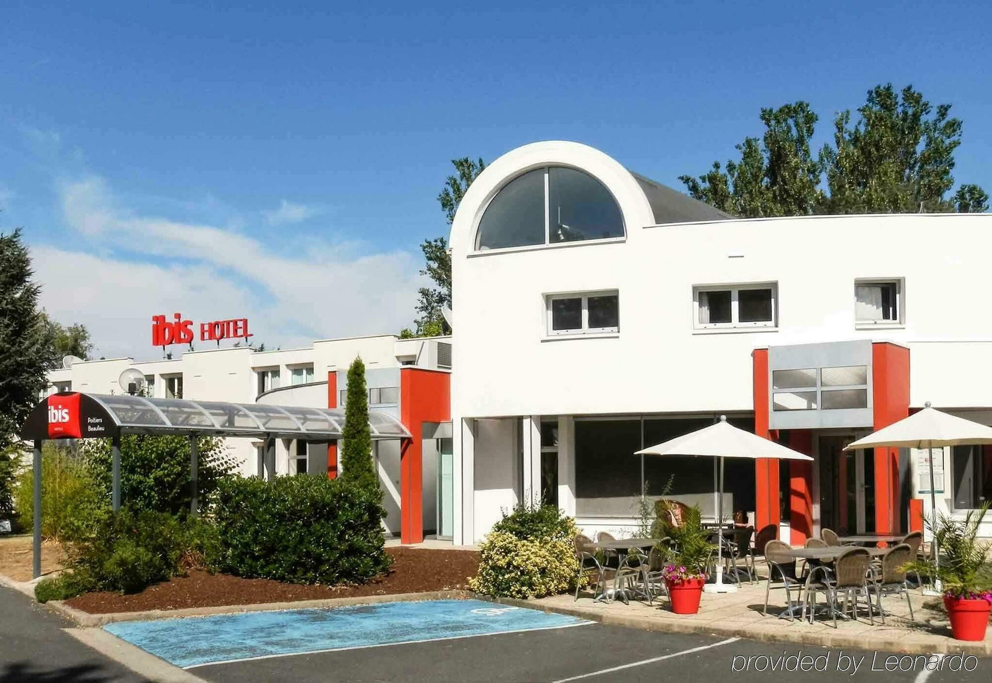 Hotel Ibis Poitiers Beaulieu Esterno foto